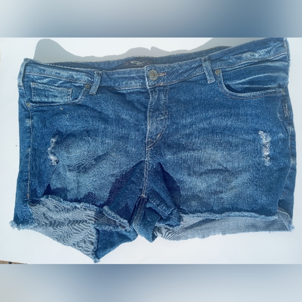 Silver Jeans Blue Distressed Jean Shorts Size 20